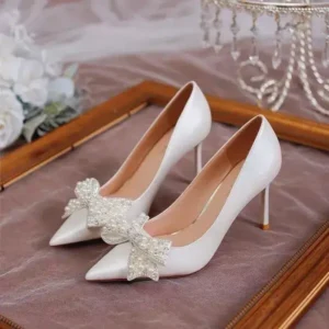 Curvefoot Women Fashion Sexy Pointed Satin Pearl Pointed Toe Shoes