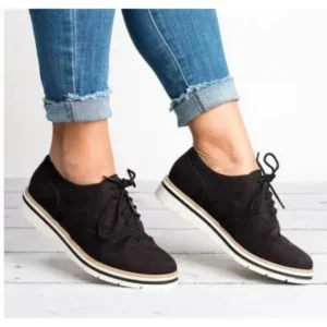 Curvefoot Women Retro Plus Size Simple Solid Color Lace-Up Round Toe Sneakers