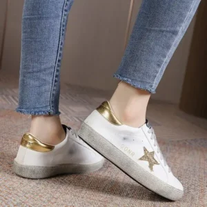 Curvefoot Women Fashion Casual Plus Size Star Round Toe Sneakers