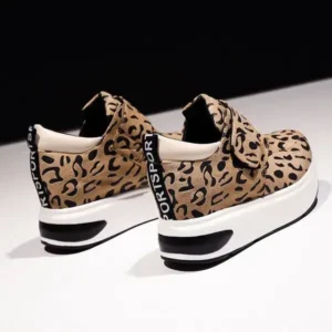 Curvefoot Women Fashion Wedge Leopard Leopard Sneakers