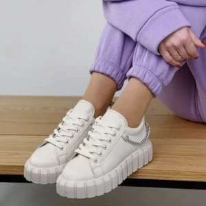 Curvefoot Fashion Metal Chain Front Lace Up Platform Sneakers